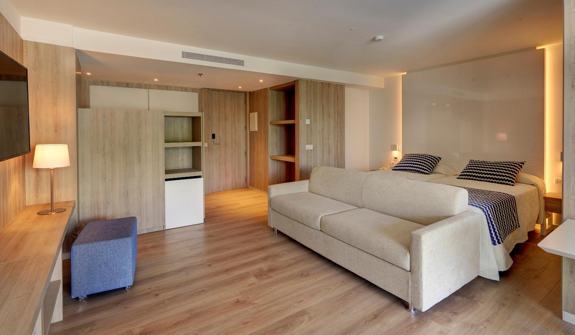 Hipotels Bahia Cala Millor - Adults Only Ngoại thất bức ảnh